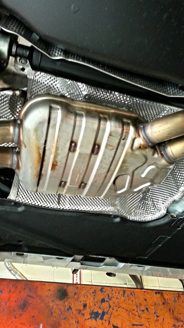 Pulled the rear resonator off the RS7 pics